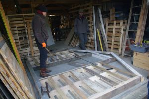 Un pignon assemblé à partir de palettes